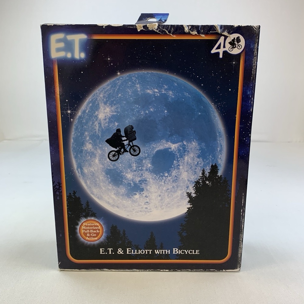 NECA E.T The‎ Extra-Terrestrial 40th Anniversary Elliott and E.T. on Bicycle Set
